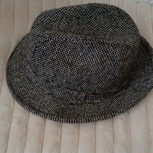 Dobbs Classic Black and White Fedora Hat